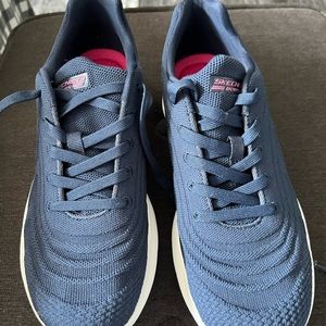 NWOT Sketchers Bobs Size 9